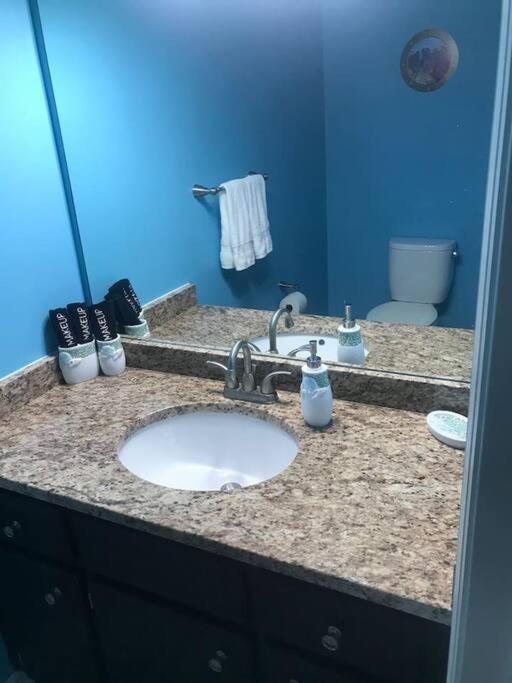 Tropical Oasis, Tiki Bar, Pool, Mini Golf, Hot Tub Holiday home Panama City Beach