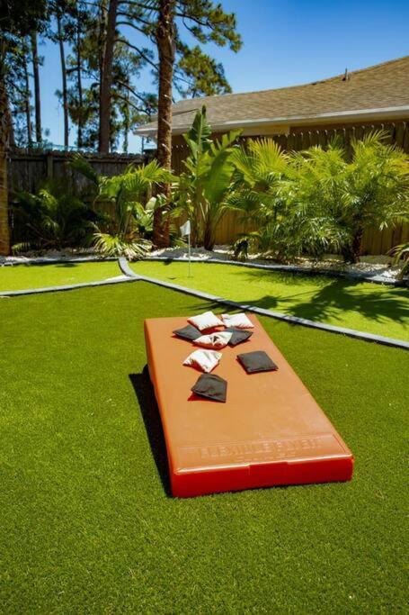 Tropical Oasis, Tiki Bar, Pool, Mini Golf, Hot Tub * Panama City Beach