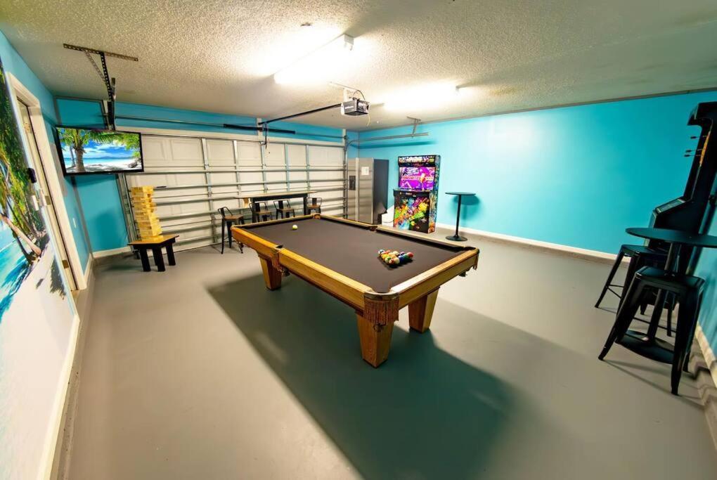 Tropical Oasis, Tiki Bar, Pool, Mini Golf, Hot Tub Holiday home Panama City Beach