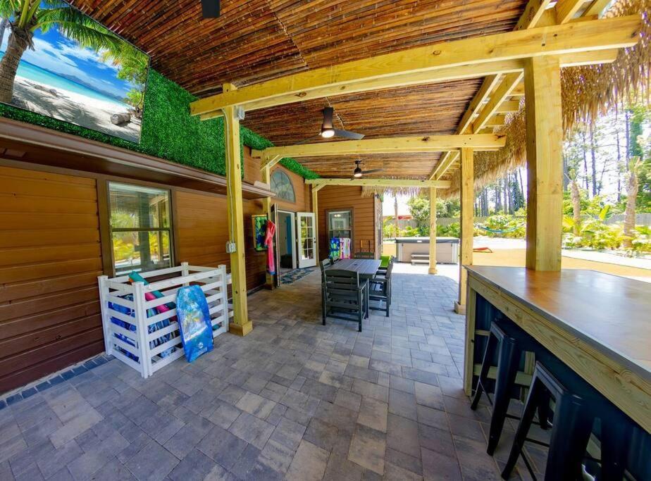 Tropical Oasis, Tiki Bar, Pool, Mini Golf, Hot Tub * Panama City Beach